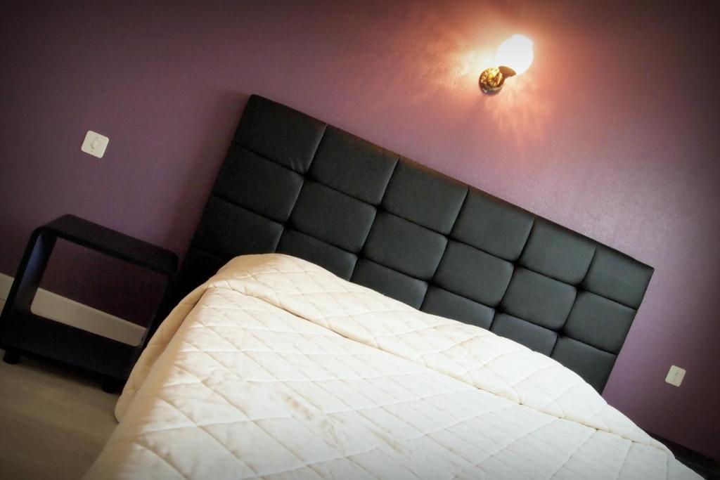 Hotel Le Rohu Séné Zimmer foto